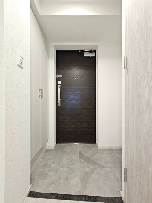 物件内観写真14　(玄関)