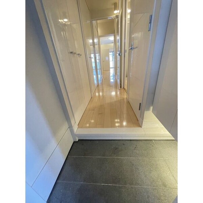 物件内観写真17　(玄関)