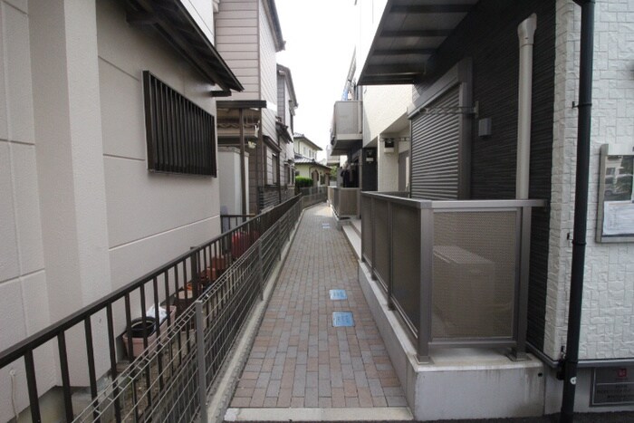 物件外観写真5　(エントランス部分)