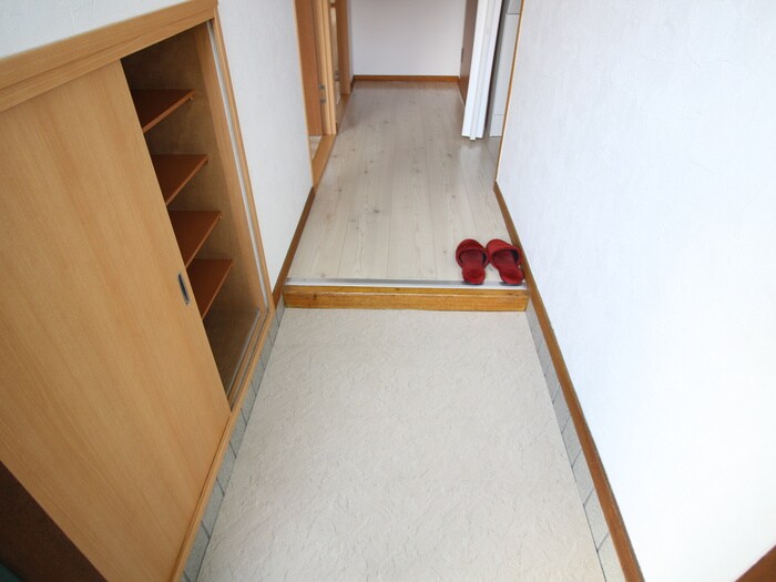 物件内観写真7　(玄関)