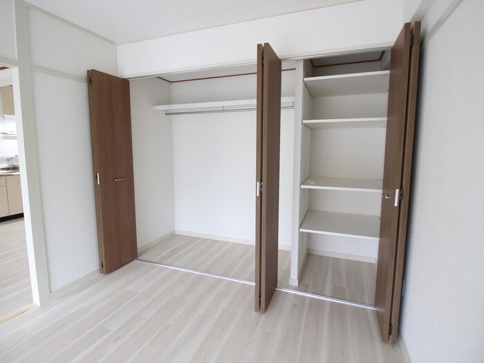 物件内観写真12　(収納)