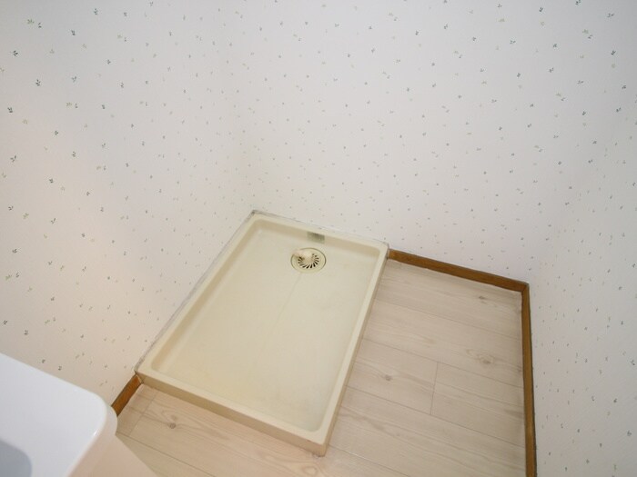 物件内観写真18　(洗濯機置場)