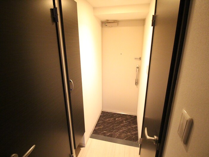 物件内観写真7　(玄関)