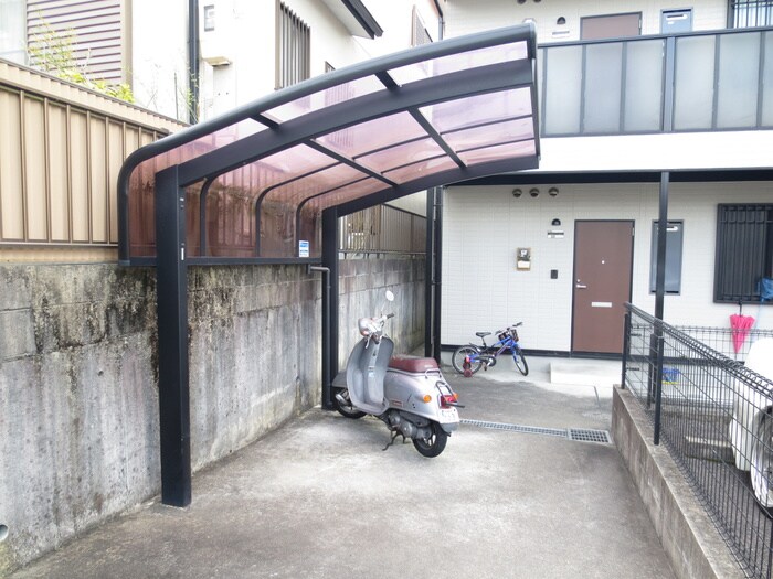 物件外観写真5　(駐輪場)