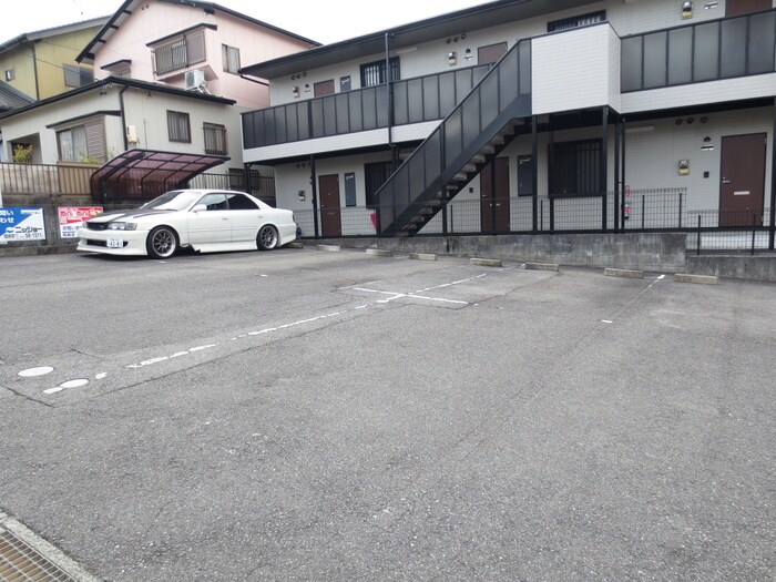 物件外観写真6　(駐車場)