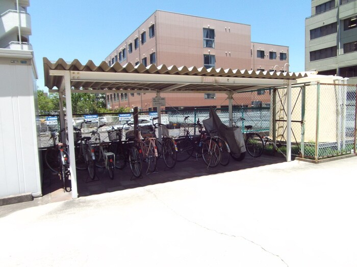 物件外観写真3　(駐輪場)