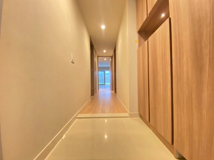 物件内観写真14　(玄関)