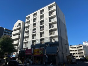 アダチビル外観写真