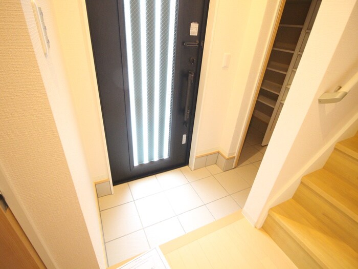 物件内観写真20　(玄関)