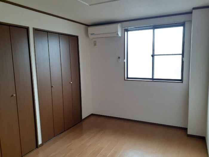 物件内観写真4　(居室)