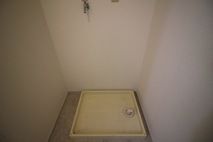 物件内観写真12　(洗濯機置場)