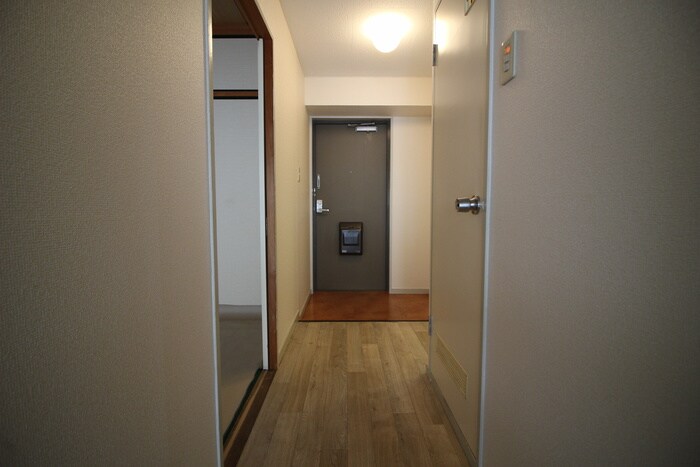 物件内観写真15　(廊下)