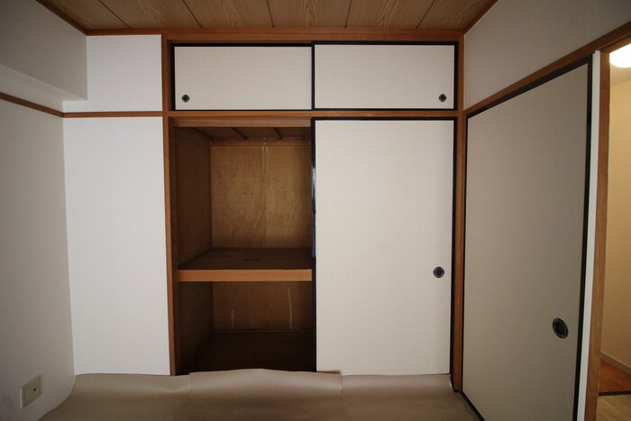 物件内観写真18　(収納)