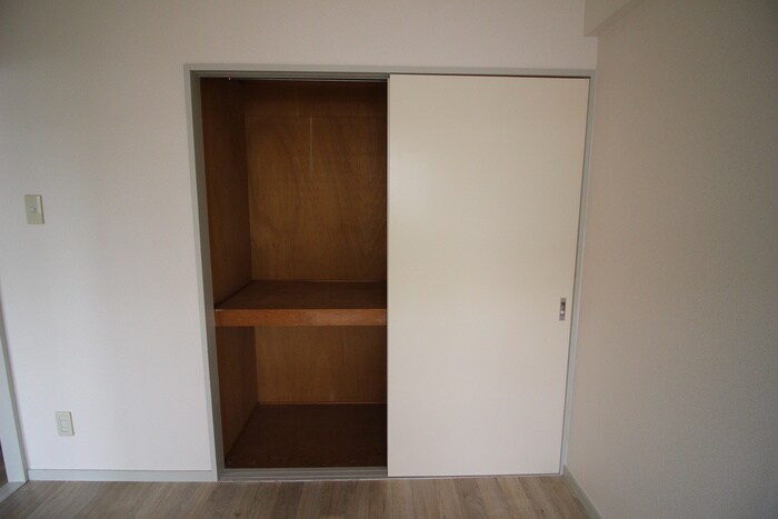 物件内観写真21　(収納)