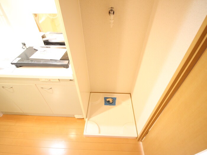 物件内観写真11　(洗濯機置場)