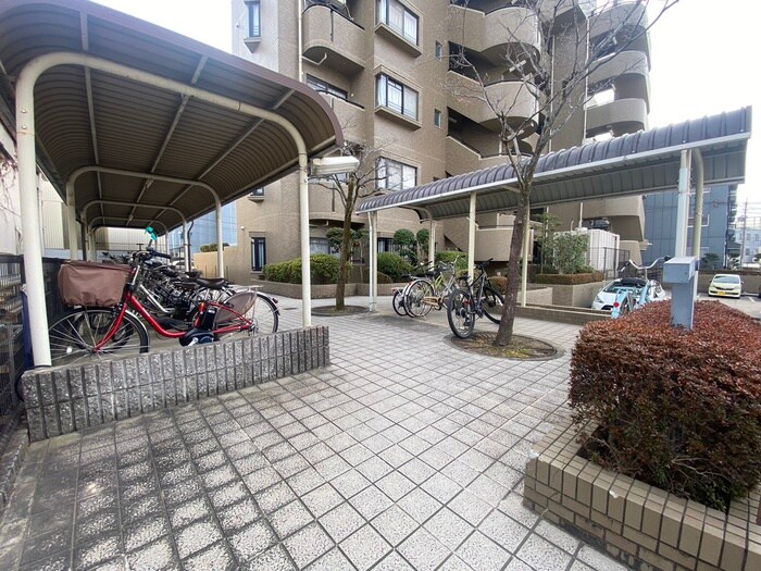 物件外観写真3　(駐輪場)
