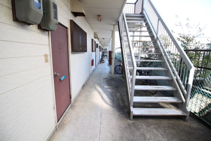 物件外観写真4　(エントランス部分)