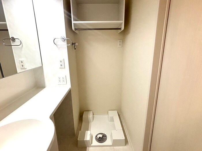 物件内観写真12　(洗濯機置場)