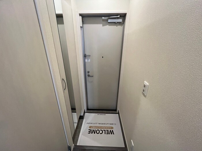 物件内観写真18　(玄関)