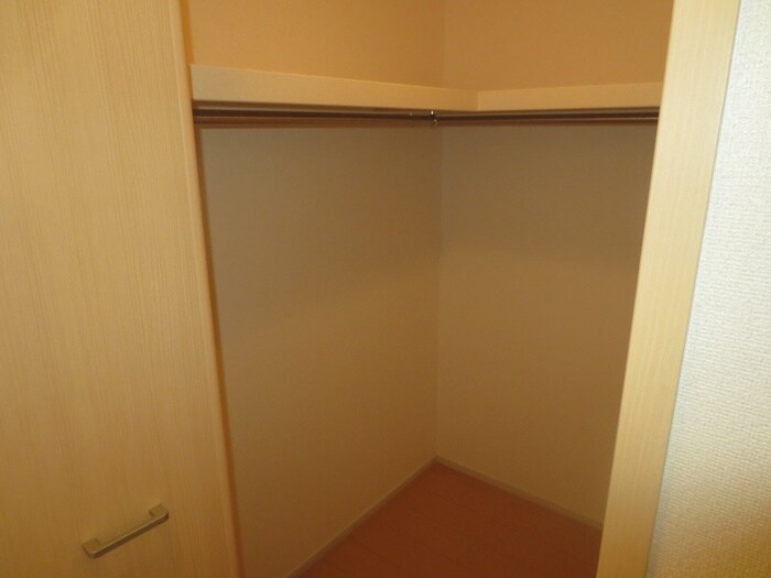 物件内観写真8　(収納)