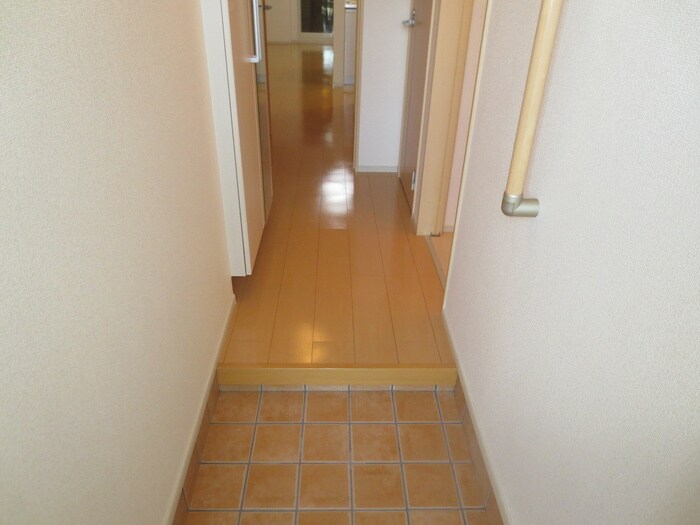 物件内観写真15　(玄関)
