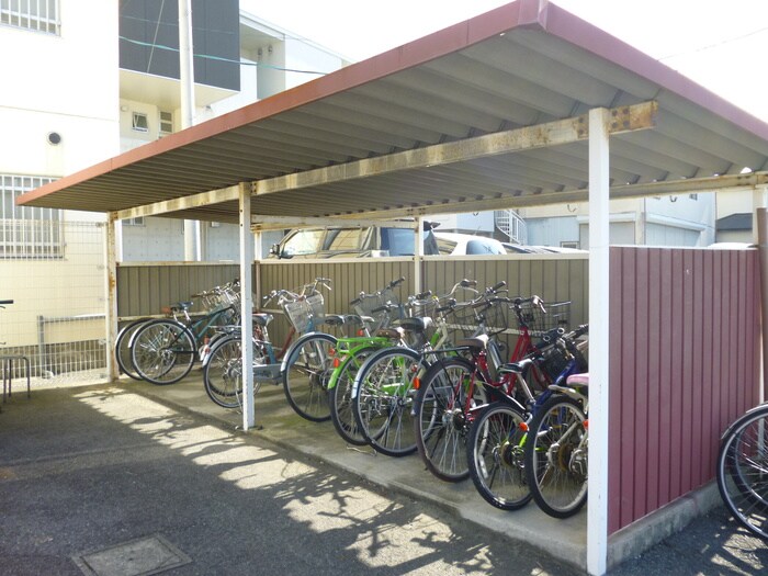 物件外観写真3　(駐輪場)