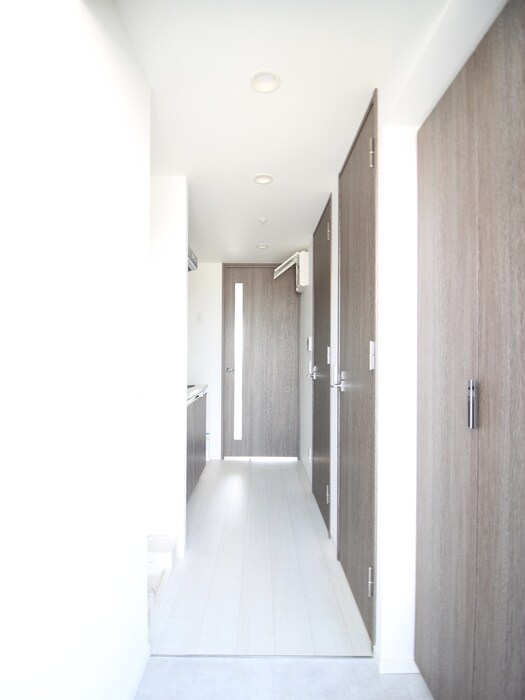 物件内観写真13　(玄関)