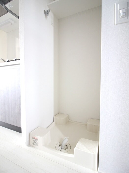 物件内観写真18　(洗濯機置場)