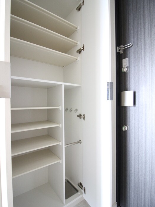 物件内観写真18　(靴箱)