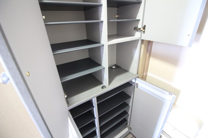 物件内観写真8　(靴箱)