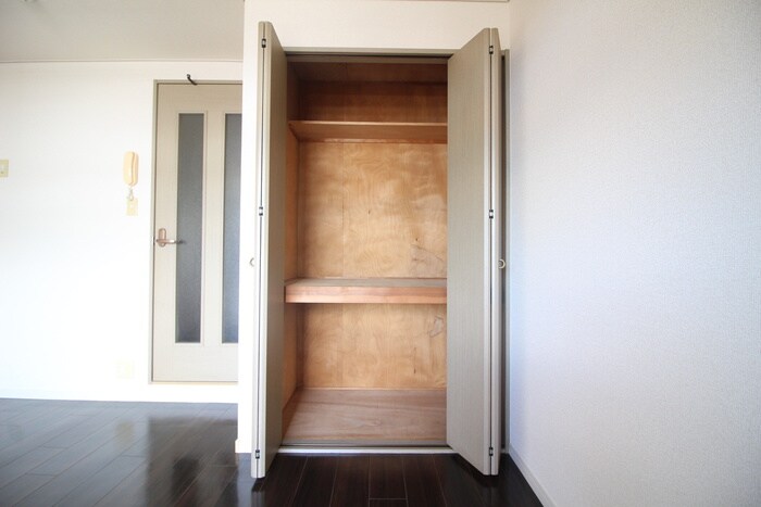 物件内観写真9　(収納)