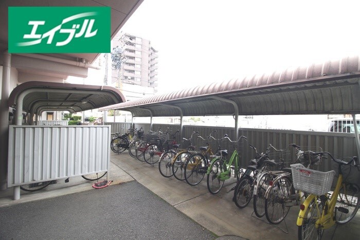 物件外観写真5　(駐輪場)