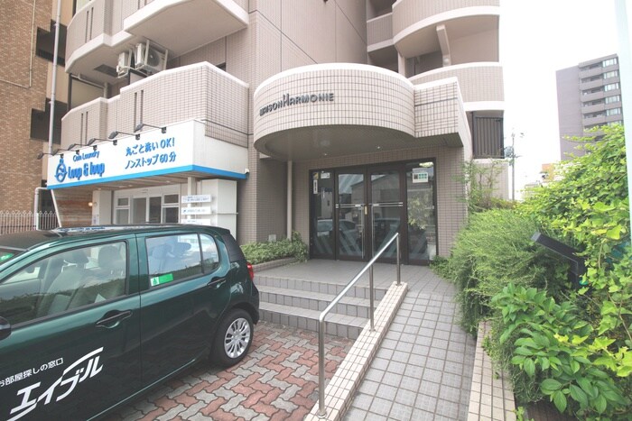 物件外観写真6　(エントランス部分)