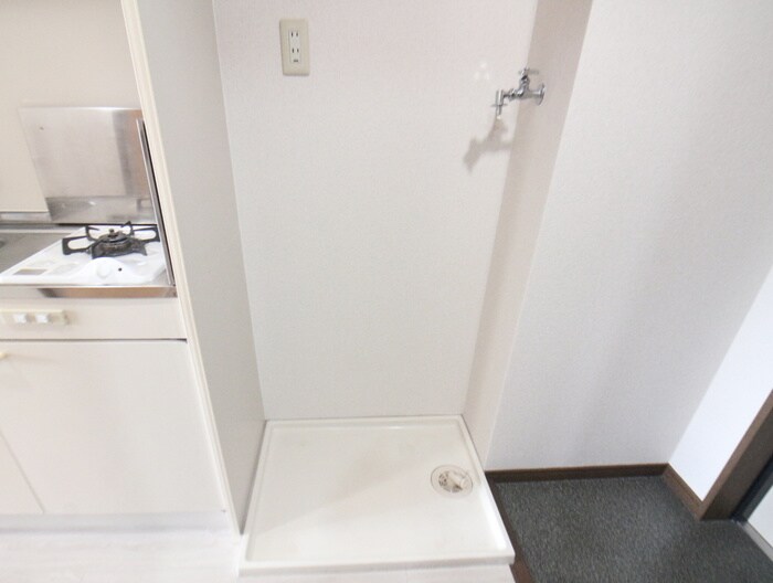 物件内観写真14　(洗濯機置場)