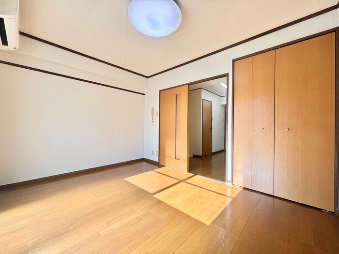 物件内観写真8　(居室)