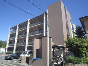ファミ－ル中平外観写真