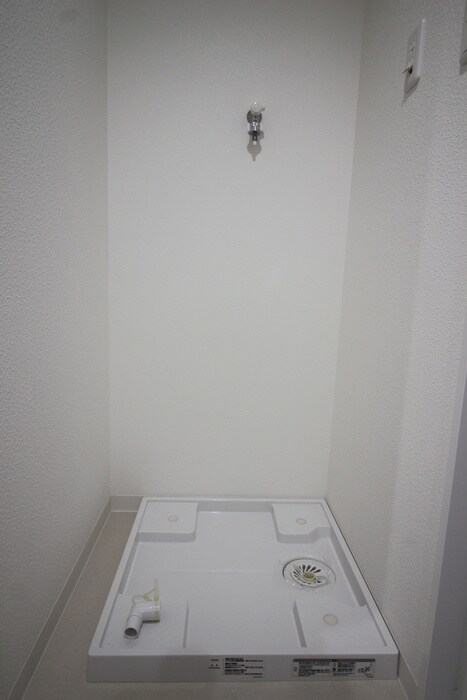 物件内観写真14　(洗濯機置場)