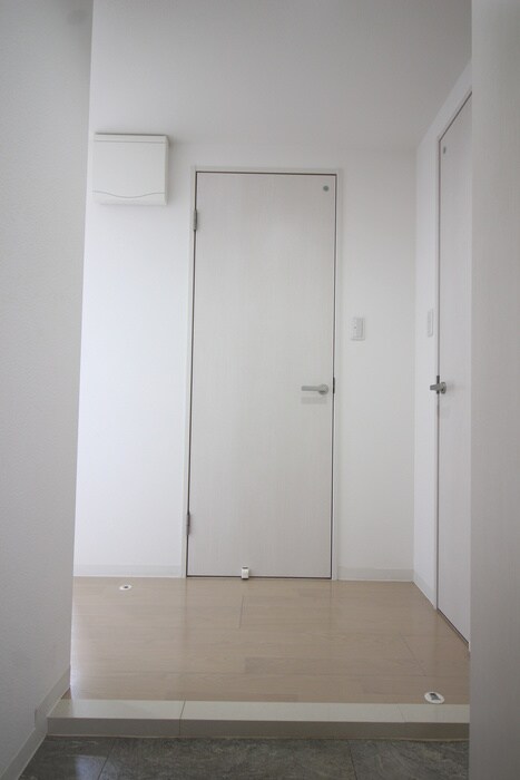 物件内観写真15　(玄関)