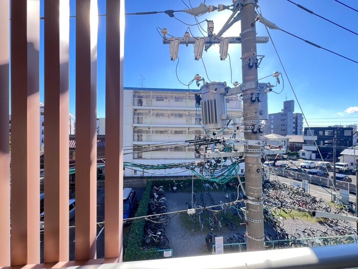 物件内観写真16　(室内からの展望)