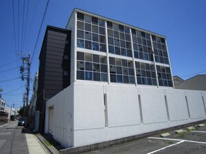 エルミタ－ジュ外観写真