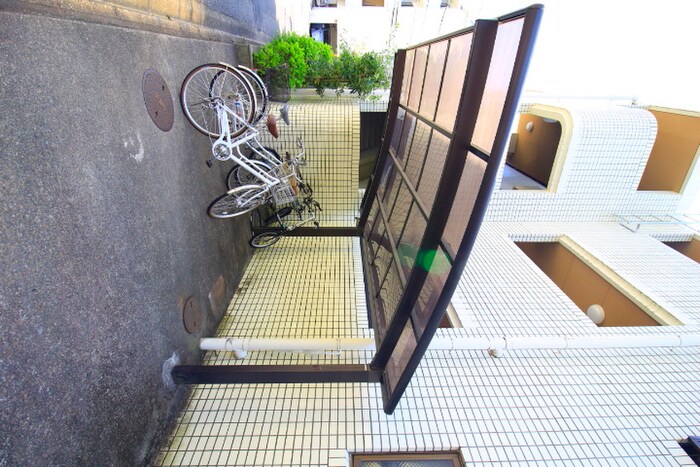 物件外観写真3　(駐輪場)
