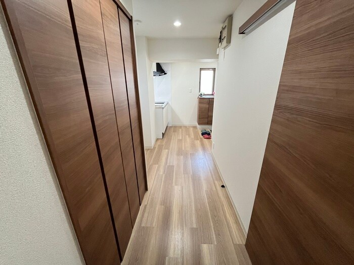 物件内観写真12　(廊下)