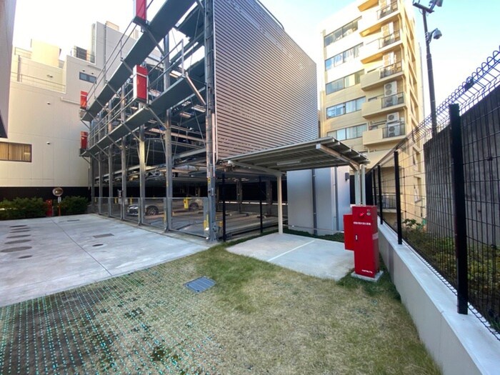 物件外観写真5　(駐車場)