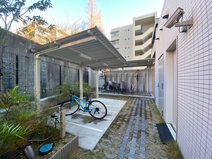 物件外観写真6　(駐輪場)