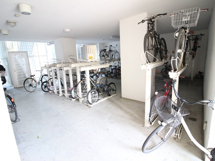 物件外観写真5　(駐輪場)