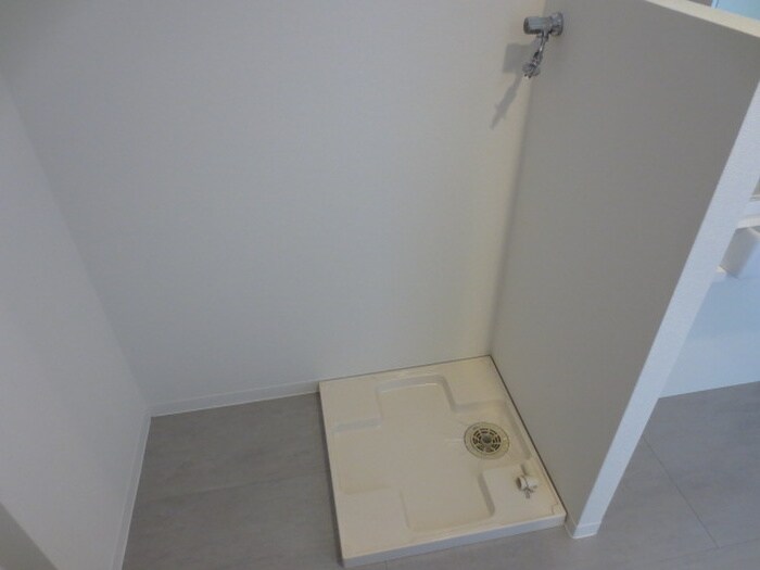 物件内観写真12　(洗濯機置場)