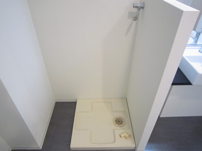 物件内観写真12　(洗濯機置場)