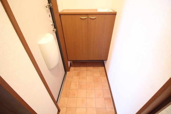 物件内観写真6　(玄関)