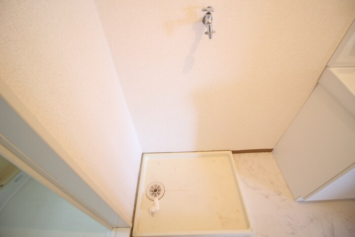 物件内観写真15　(洗濯機置場)