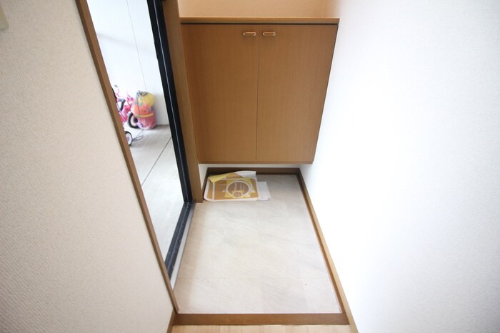 物件内観写真18　(玄関)